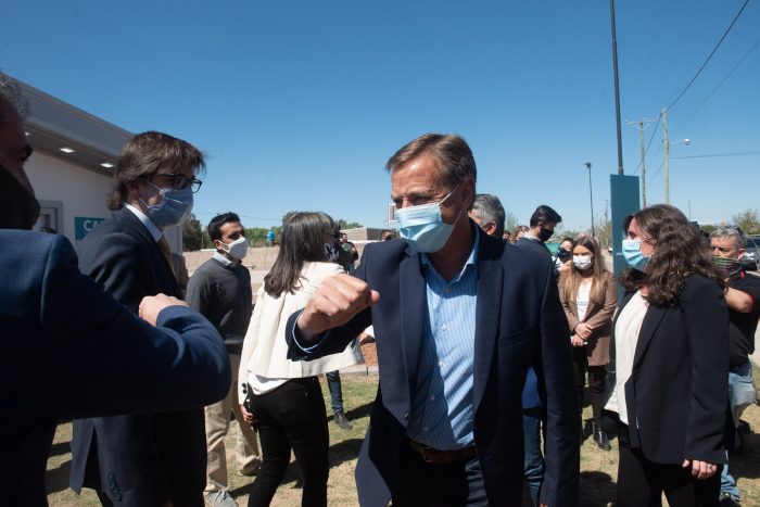 Suarez visitó el módulo de aislamiento para pacientes con COVID de Luján