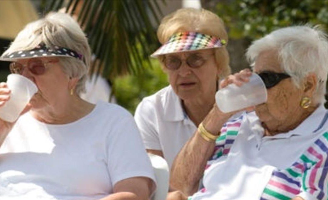 Recomendaciones para cuidar a los adultos mayores ante la ola de calor