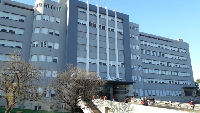 Realizaron el primer trasplante combinado de corazón y riñón en el sector público
