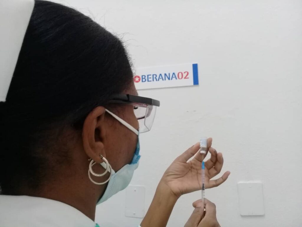 COVID: autorizan en Cuba el uso de las vacunas Soberana 02 y Soberana Plus