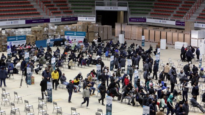 Se completó el esquema de vacunación del personal de los servicios públicos en Mendoza