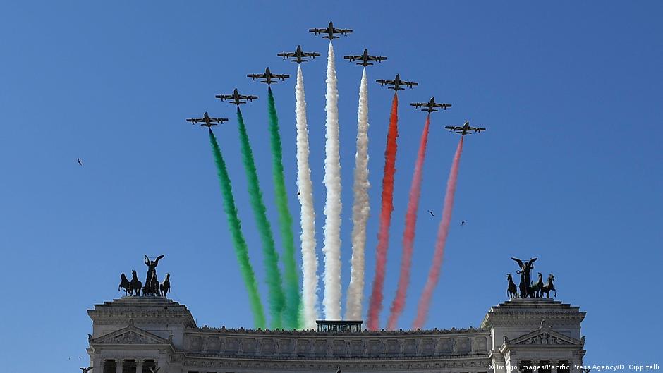 Por primera vez Italia incluyó al personal médico en el desfile por la fiesta de la República