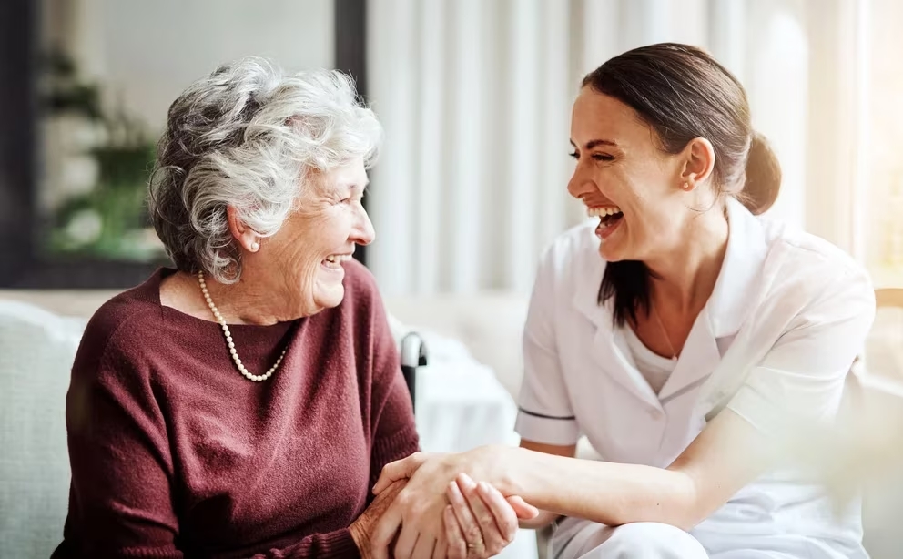 Familias que cuidan a personas mayores