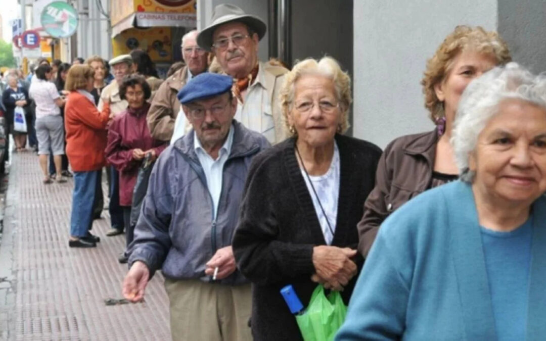 Aumento para los jubilados: a cuánto subirá la mínima en el mes de abril